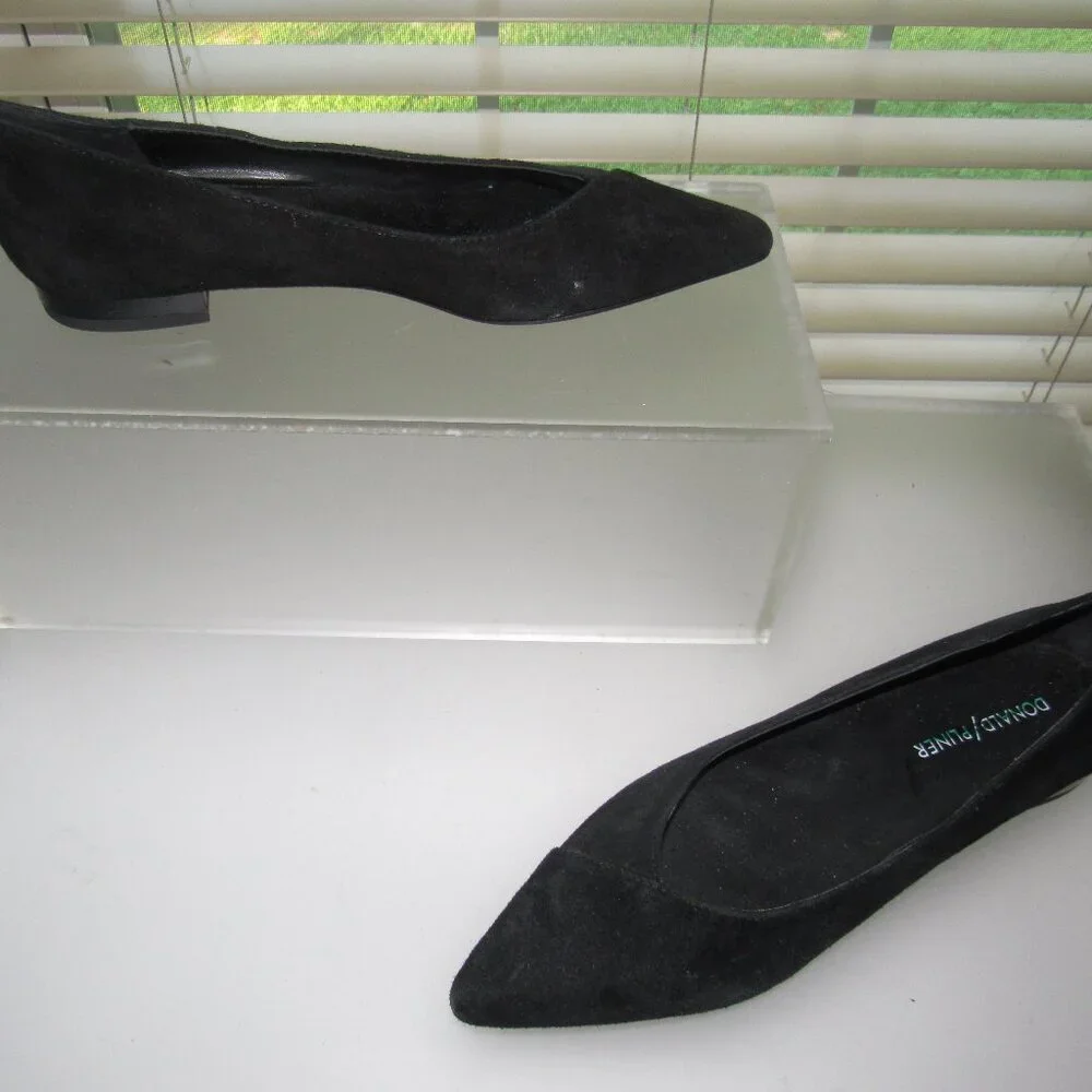 Donald J Pliner “Palma” Black Suede Pointed-Toe Slip-On Flats Shoes – Size 6M